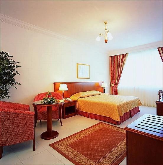 Embassy Suites Hotel Sharjah Room photo